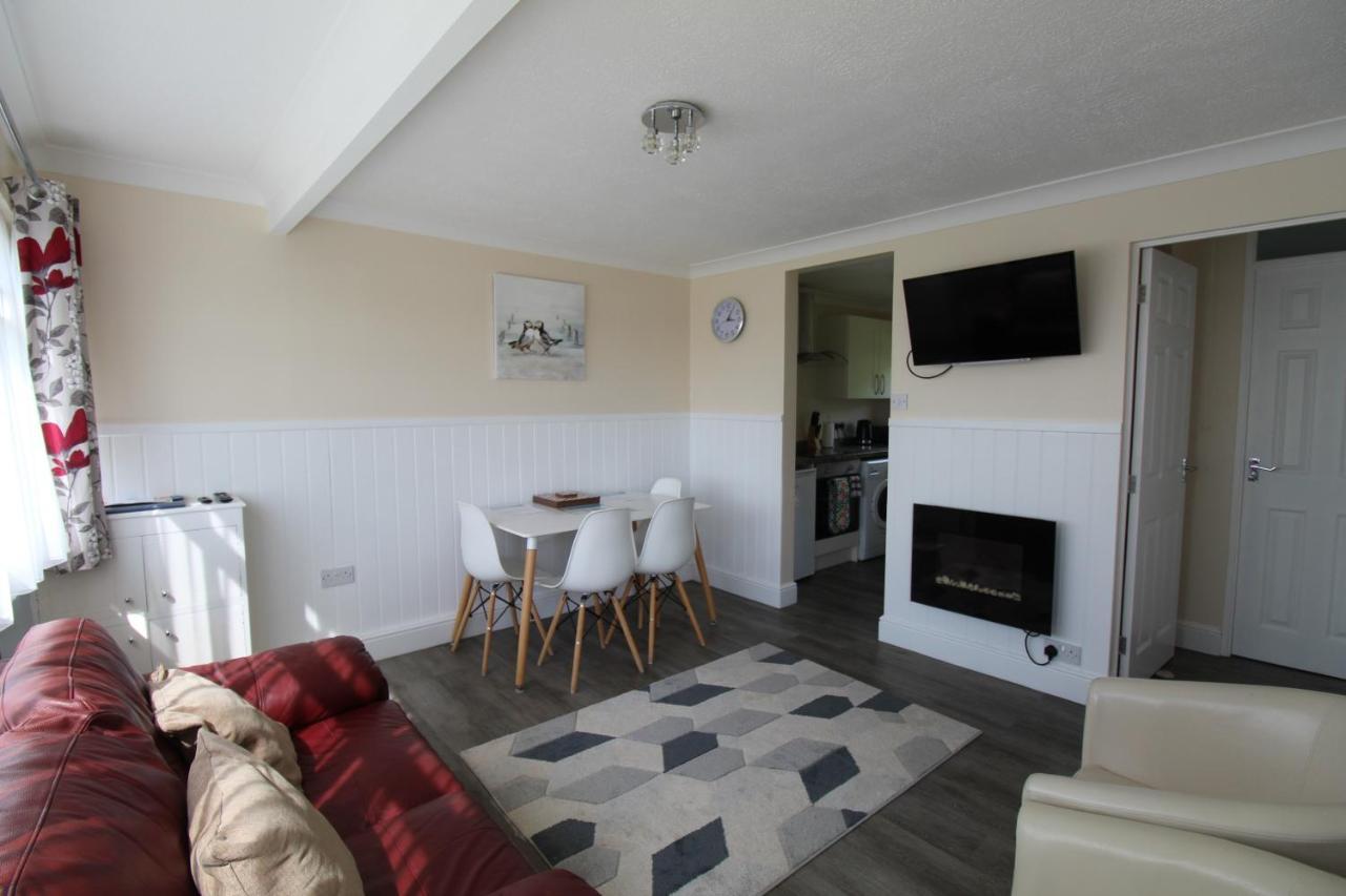 Relaxing Chalet On Popular California Sands Short Stroll To Beach, Nr Norfolk Broads & Great Yarmouth Scratby Екстериор снимка