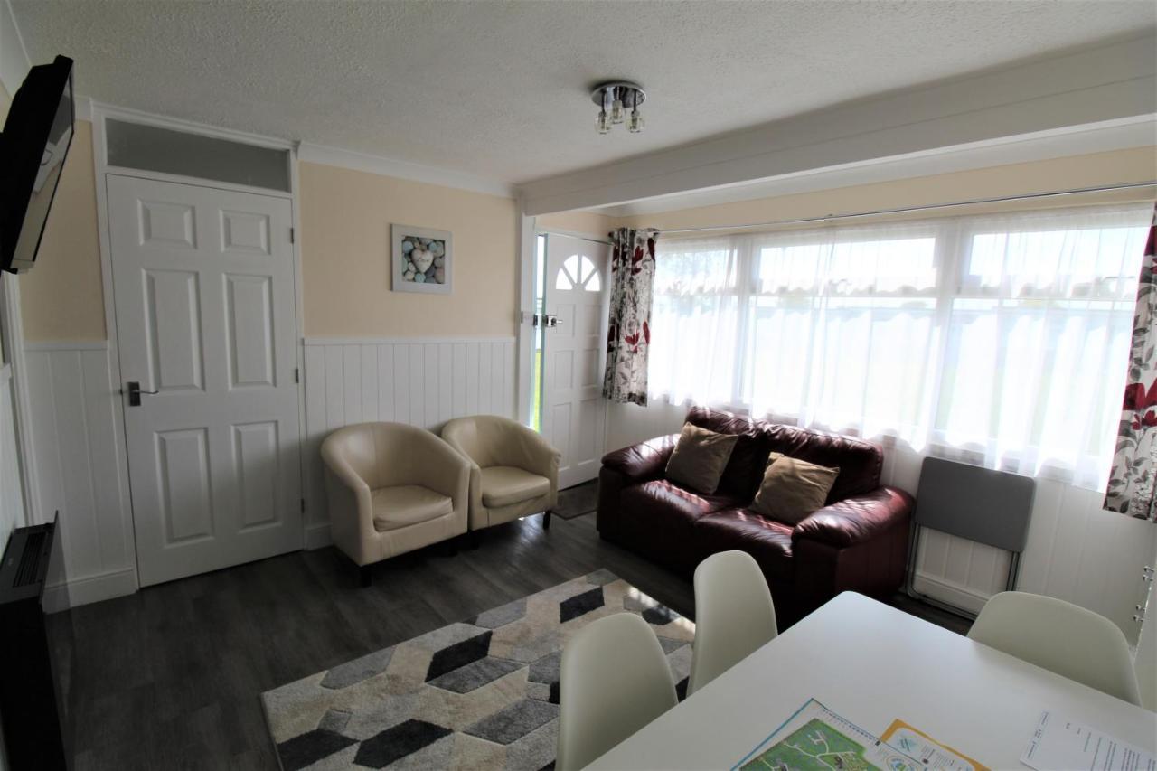 Relaxing Chalet On Popular California Sands Short Stroll To Beach, Nr Norfolk Broads & Great Yarmouth Scratby Екстериор снимка